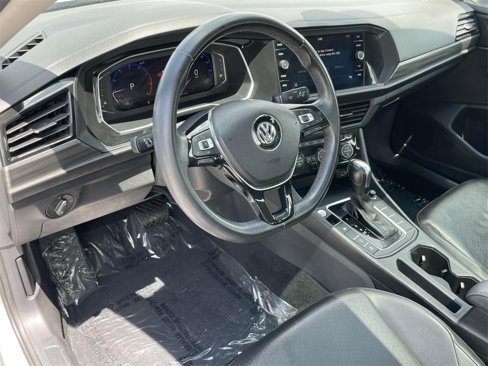 Certified 2019 Volkswagen Jetta SEL w/ Cold Weather Package image 15