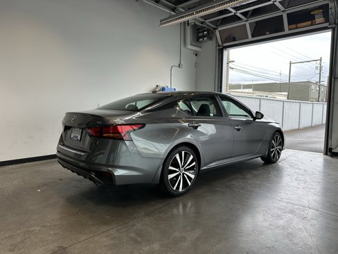 Used 2022 Nissan Altima 2.5 SR image 3