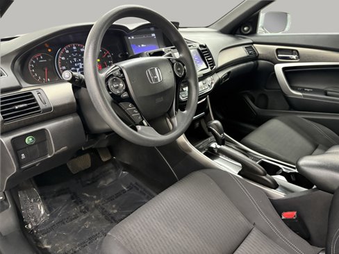 Used 2017 Honda Accord EX image 10