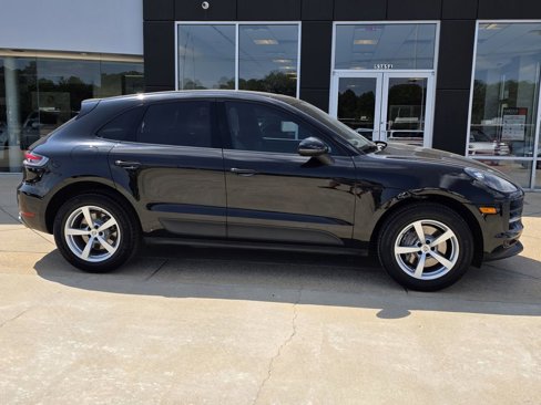 Certified 2021 Porsche Macan image 8