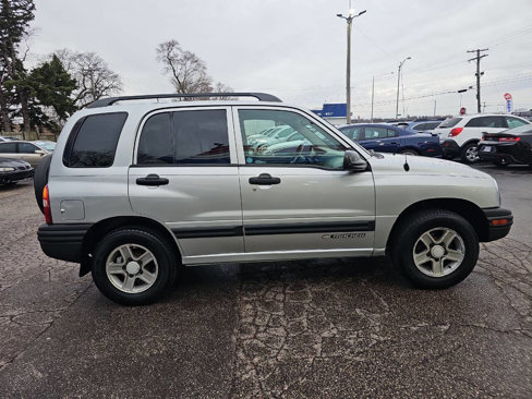 Used 2004 Chevrolet Tracker 2WD w/ Preferred Equipment Group image 28