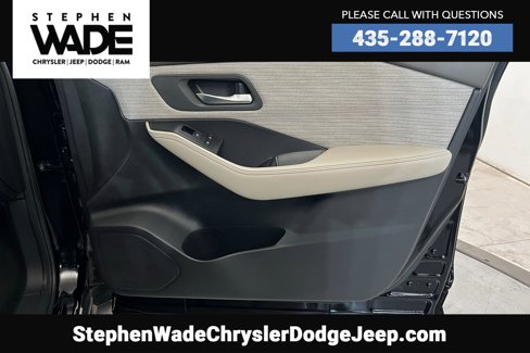 Used 2023 Nissan Rogue SV image 23