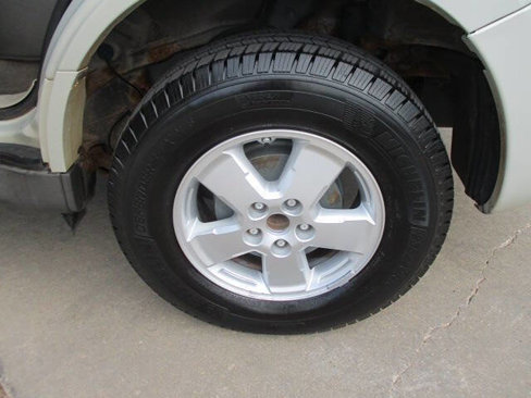 Used 2009 Ford Escape XLT image 10
