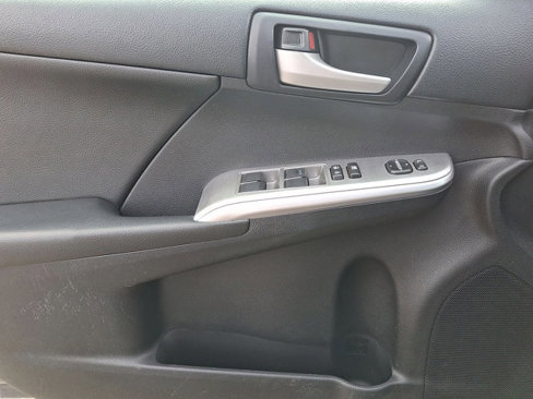 Used 2012 Toyota Camry SE image 11
