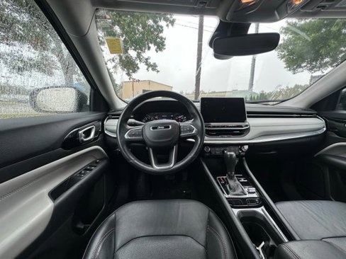 Used 2022 Jeep Compass Limited image 17