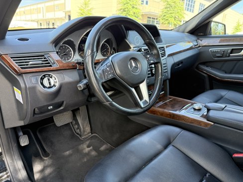 Used 2012 Mercedes-Benz E 350 4MATIC Sedan image 21