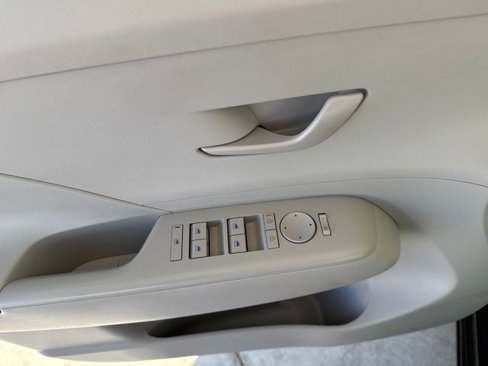 Used 2024 Hyundai Kona SEL image 11