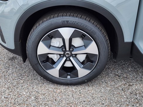 New 2025 Volvo XC40 B5 Core w/ Climate Package image 35