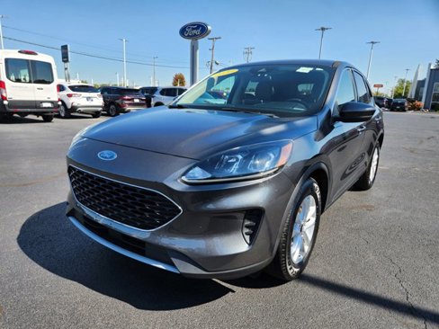 Used 2020 Ford Escape SE image 4