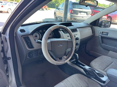 Used 2009 Ford Focus SE image 9