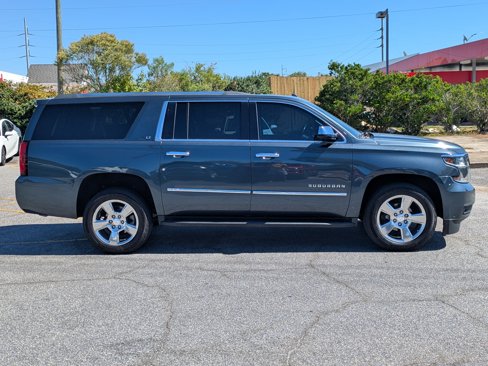 Used 2019 Chevrolet Suburban LT image 3