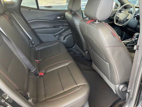 New 2025 Chevrolet Trax RS w/ Sunroof Package image 8