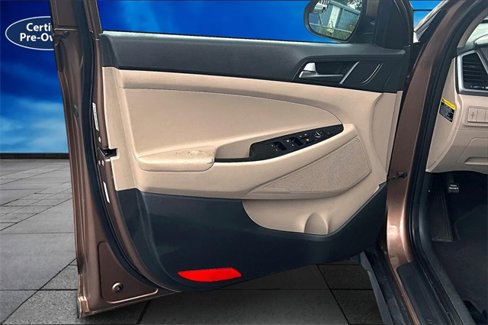 Used 2016 Hyundai Tucson SE w/ Option Group 02 image 23