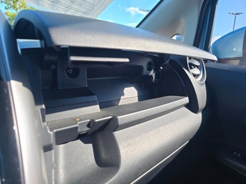 Used 2015 Nissan Versa Note SV image 39