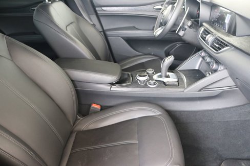 Used 2024 Alfa Romeo Stelvio Sprint image 22