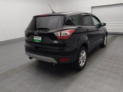 Used 2017 Ford Escape SE image 9
