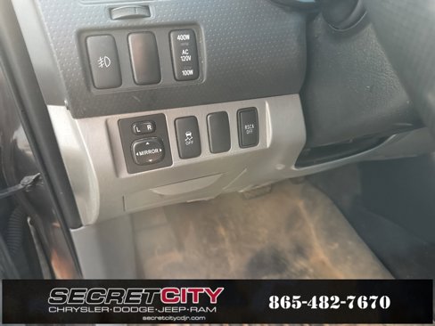 Used 2015 Toyota Tacoma 4x4 Double Cab image 24