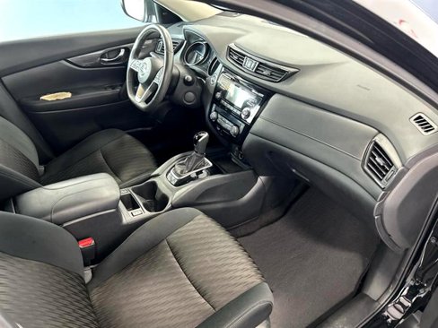 Used 2017 Nissan Rogue SV image 24
