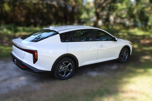New 2025 Kia K4 LXS image 6