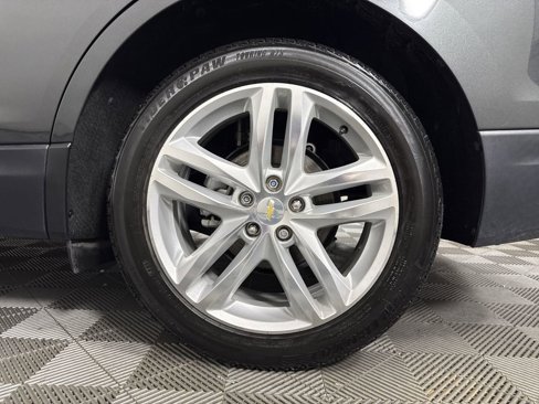 Used 2018 Chevrolet Equinox Premier image 18