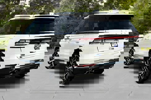 New 2025 Lincoln Aviator Reserve w/ Equipment Group 201A image 3