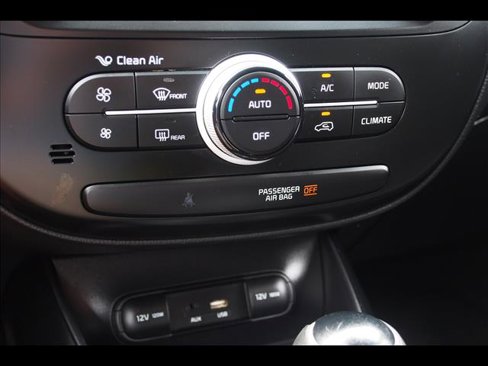 Used 2019 Kia Soul + image 25
