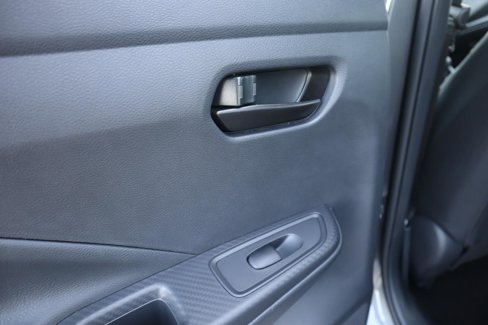 Used 2025 Nissan Versa S w/ Trunk Package image 27