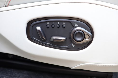Used 2025 Aston Martin DBX 707 image 27