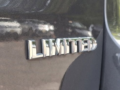 Used 2018 Jeep Grand Cherokee Limited image 31