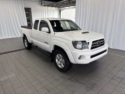 Used 2010 Toyota Tacoma 4x4 Access Cab V6 image 3