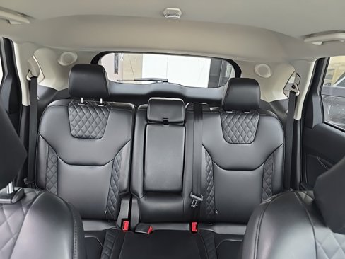 Used 2024 Ford Edge Titanium image 10