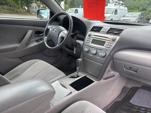 Used 2011 Toyota Camry LE image 19