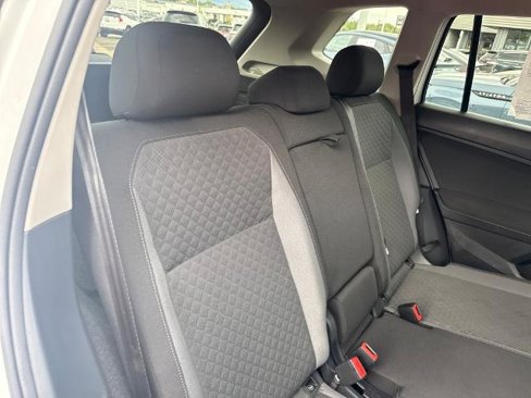 Used 2020 Volkswagen Tiguan S image 23