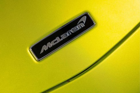 Used 2023 McLaren Artura image 15