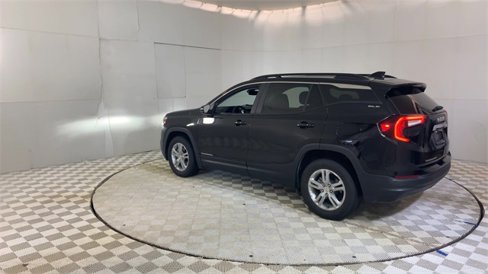 Used 2023 GMC Terrain SLE w/ Driver Convenience Package image 6