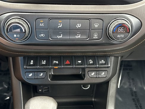 Used 2022 GMC Canyon AT4 w/ Driver Alert Package image 19