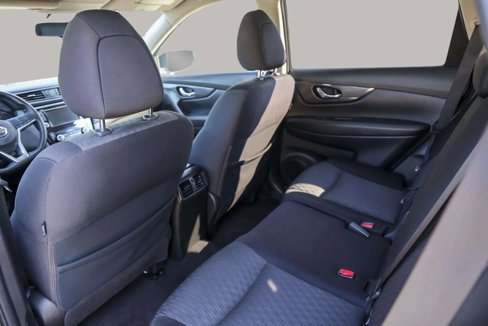 Used 2018 Nissan Rogue SV image 22