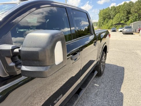 Used 2018 Nissan Titan PRO-4X w/ Pro-4x Convenience Package image 19