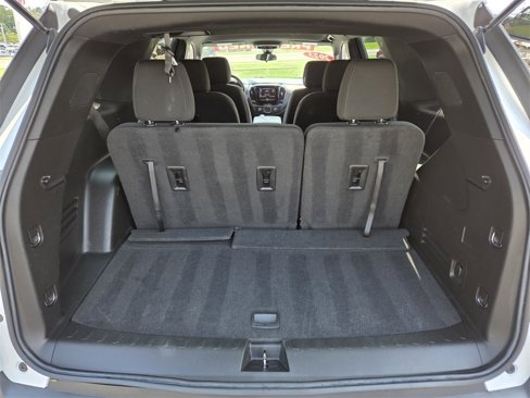 Used 2023 Chevrolet Traverse LT image 17