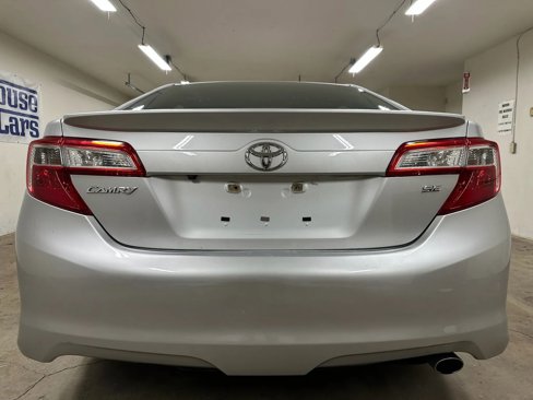 Used 2014 Toyota Camry SE image 11