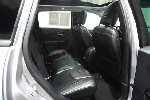 Used 2019 Jeep Cherokee Latitude Plus image 16