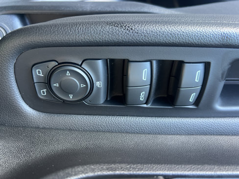 Used 2023 GMC Terrain SLT image 22