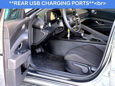 Used 2025 Hyundai Elantra SE image 10