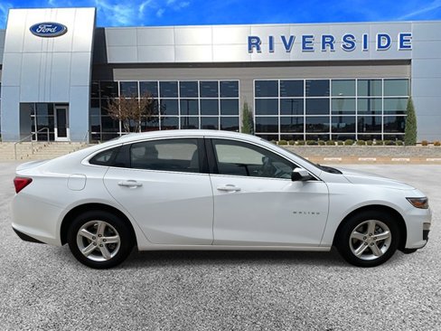 Used 2020 Chevrolet Malibu LS w/ Driver Confidence Package II image 3