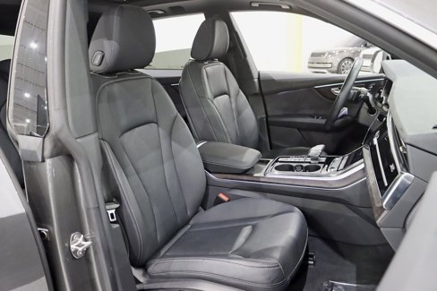 Used 2020 Audi Q8 Premium Plus image 29