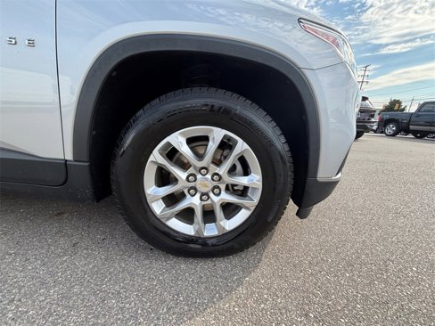 Used 2020 Chevrolet Traverse LT w/ Driver Confidence II Package image 51