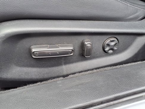 Used 2019 Honda Accord Touring image 4