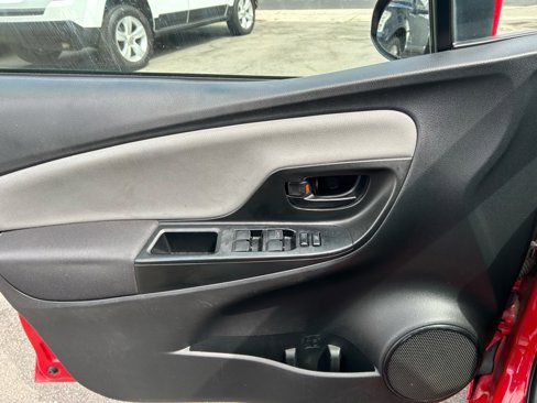 Used 2016 Toyota Yaris LE image 7