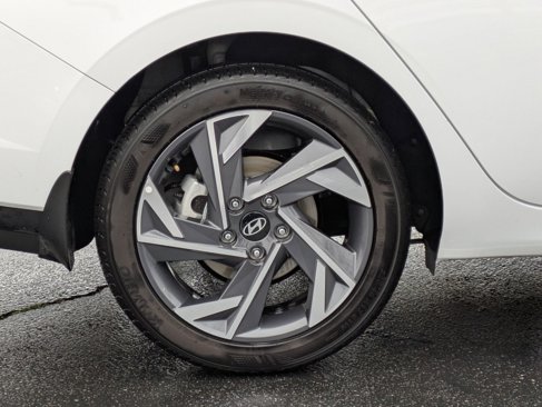 Used 2025 Hyundai Elantra Sport image 9