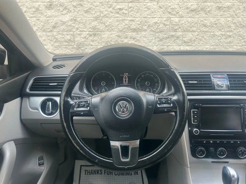 Used 2013 Volkswagen Passat TDI SE image 22